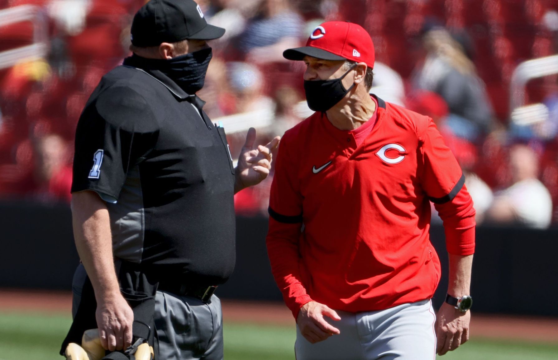Cardinals 5, Reds 2